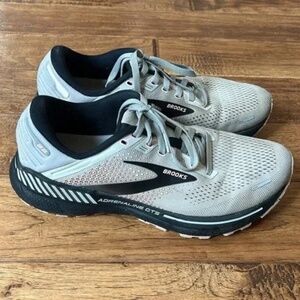 Brooks Adrenaline GTS 22 Road Running Shoes Gray Black Women's Size 9.5